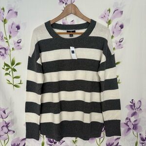 NEW GAP Gray And White Striped Crew Neck Sweater